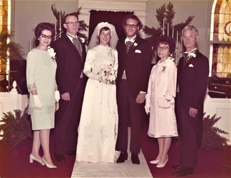 This image has an empty alt attribute; its file name is bill-shari-w-parents.jpg