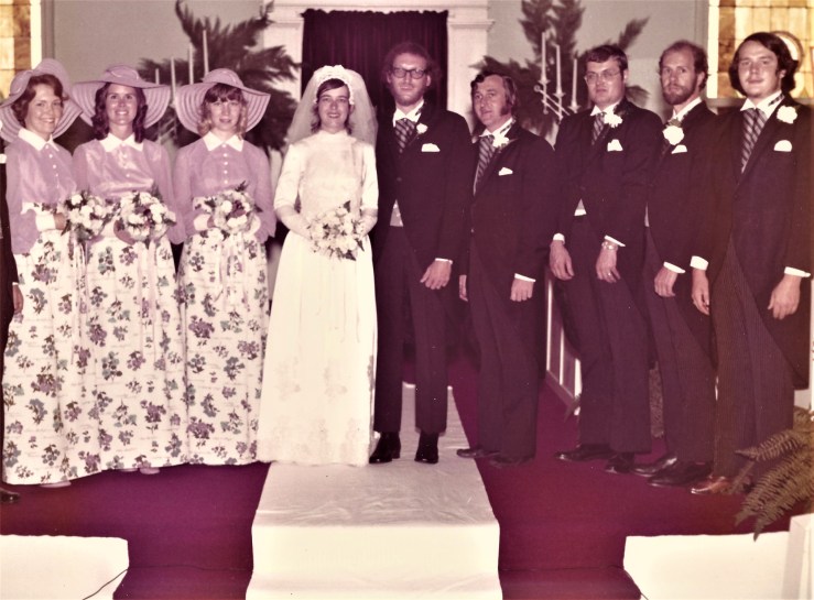 This image has an empty alt attribute; its file name is shari-bill-wedding-party.jpg